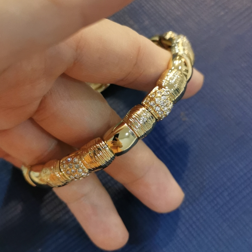 Free Bracelets